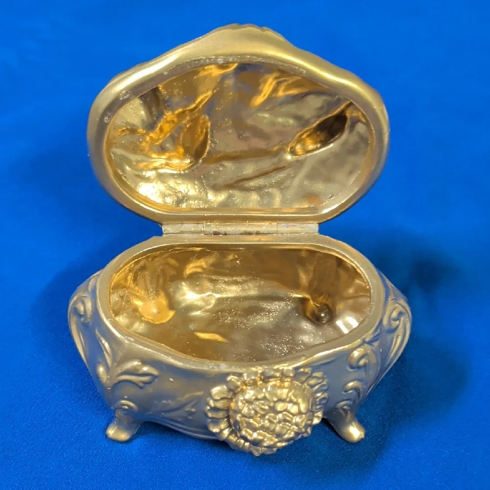 Vintage Gold Decorative Jewelry Trinket Box #122